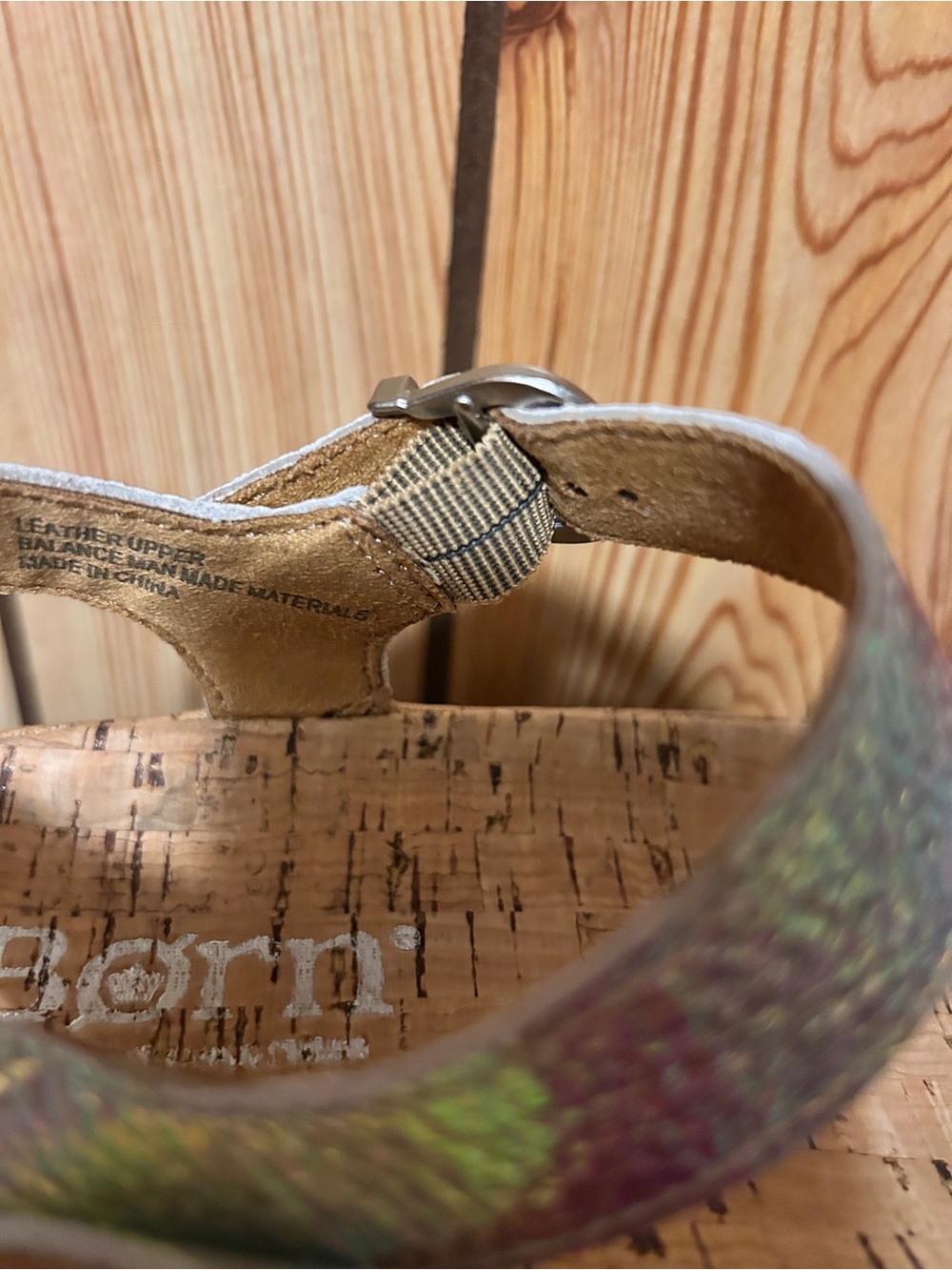 Born Sari Sandal Silver Multi Hologram Leather Strappy Wedge Platform Size 8 - Picture 11 of 15